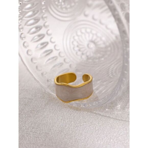 White Oil Painting Enamel Ring - Gold-Plated, Adjustable - Picture 8 of 10